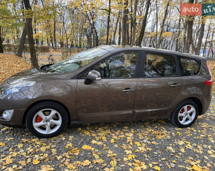 Рено Гранд Сценик 2011 в Черновцах на Automoto.ua Коричневый Рено Гранд Сценик, объемом двигателя 1.5 л и пробегом 325 тыс. км за 6700 $, фото 3 на Automoto.ua