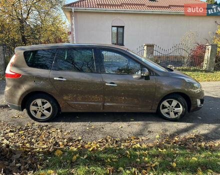 Коричневий Рено Гранд Сценік, об'ємом двигуна 1.46 л та пробігом 252 тис. км за 7500 $, фото 1 на Automoto.ua