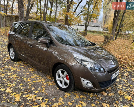 Рено Гранд Сценик 2011 в Черновцах на Automoto.ua Коричневый Рено Гранд Сценик, объемом двигателя 1.5 л и пробегом 325 тыс. км за 6700 $, фото 11 на Automoto.ua