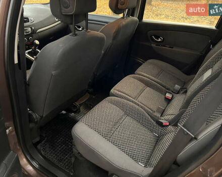 Рено Гранд Сценик 2011 в Черновцах на Automoto.ua Коричневый Рено Гранд Сценик, объемом двигателя 1.5 л и пробегом 325 тыс. км за 6700 $, фото 21 на Automoto.ua