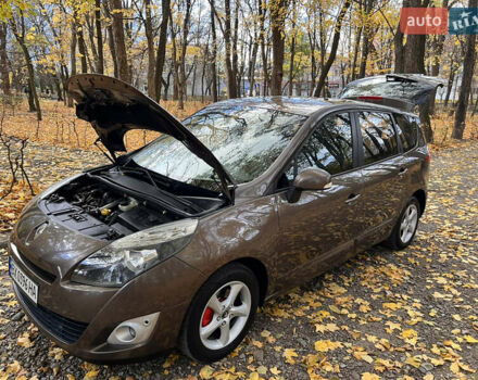 Рено Гранд Сценик 2011 в Черновцах на Automoto.ua Коричневый Рено Гранд Сценик, объемом двигателя 1.5 л и пробегом 325 тыс. км за 6700 $, фото 35 на Automoto.ua