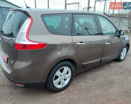 Коричневий Рено Гранд Сценік, об'ємом двигуна 1.5 л та пробігом 260 тис. км за 8450 $, фото 10 на Automoto.ua