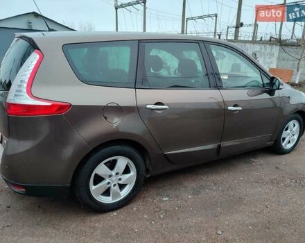 Коричневий Рено Гранд Сценік, об'ємом двигуна 1.5 л та пробігом 260 тис. км за 8450 $, фото 14 на Automoto.ua