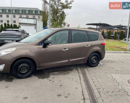 Коричневий Рено Гранд Сценік, об'ємом двигуна 1.6 л та пробігом 216 тис. км за 7000 $, фото 13 на Automoto.ua