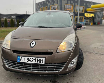 Коричневий Рено Гранд Сценік, об'ємом двигуна 1.6 л та пробігом 216 тис. км за 7000 $, фото 1 на Automoto.ua