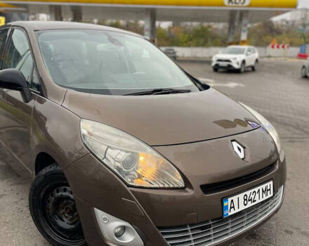 Коричневий Рено Гранд Сценік, об'ємом двигуна 1.6 л та пробігом 216 тис. км за 7000 $, фото 2 на Automoto.ua