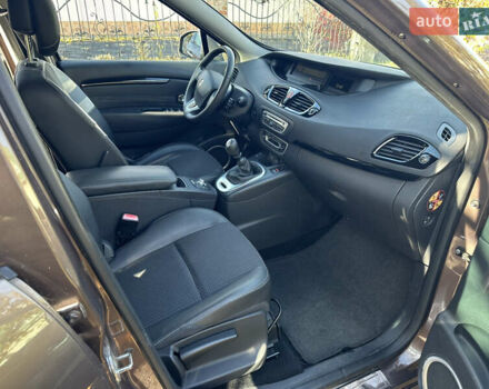 Коричневий Рено Гранд Сценік, об'ємом двигуна 1.46 л та пробігом 252 тис. км за 7500 $, фото 8 на Automoto.ua