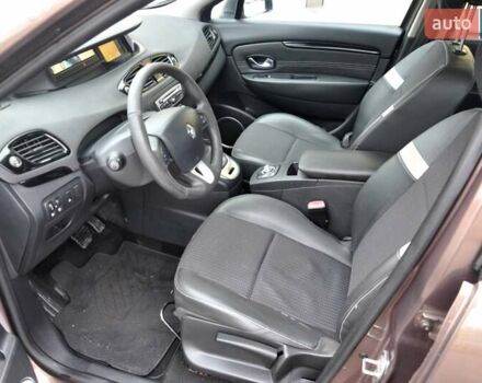 Коричневий Рено Гранд Сценік, об'ємом двигуна 2 л та пробігом 240 тис. км за 7400 $, фото 16 на Automoto.ua