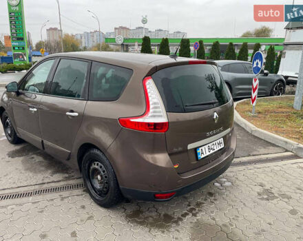 Коричневий Рено Гранд Сценік, об'ємом двигуна 1.6 л та пробігом 216 тис. км за 7000 $, фото 9 на Automoto.ua