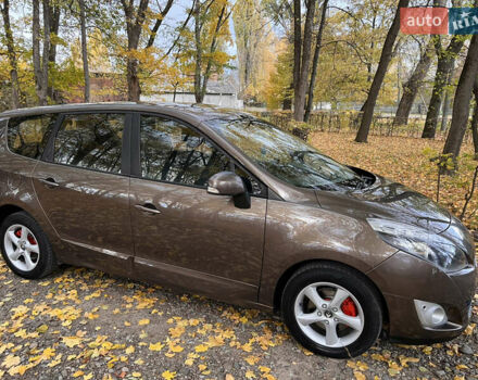 Рено Гранд Сценик 2011 в Черновцах на Automoto.ua Коричневый Рено Гранд Сценик, объемом двигателя 1.5 л и пробегом 325 тыс. км за 6700 $, фото 10 на Automoto.ua