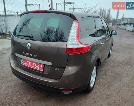 Коричневий Рено Гранд Сценік, об'ємом двигуна 1.5 л та пробігом 260 тис. км за 8450 $, фото 11 на Automoto.ua