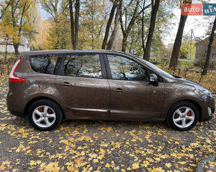 Рено Гранд Сценик 2011 в Черновцах на Automoto.ua Коричневый Рено Гранд Сценик, объемом двигателя 1.5 л и пробегом 325 тыс. км за 6700 $, фото 8 на Automoto.ua