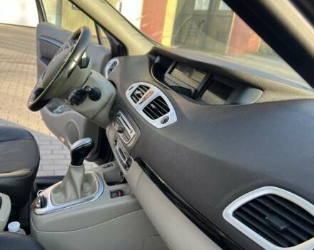 Коричневый Рено Гранд Сценик, объемом двигателя 2 л и пробегом 321 тыс. км за 8250 $, фото 7 на Automoto.ua