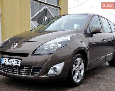 Коричневий Рено Гранд Сценік, об'ємом двигуна 2 л та пробігом 240 тис. км за 7400 $, фото 2 на Automoto.ua