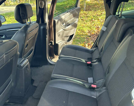 Коричневий Рено Гранд Сценік, об'ємом двигуна 1.46 л та пробігом 252 тис. км за 7500 $, фото 13 на Automoto.ua