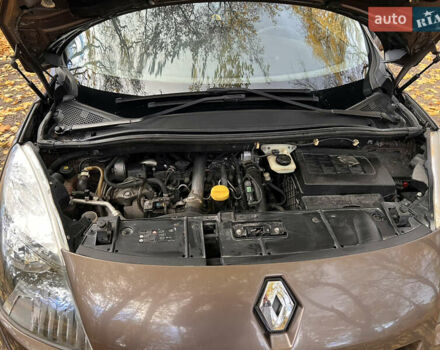 Рено Гранд Сценик 2011 в Черновцах на Automoto.ua Коричневый Рено Гранд Сценик, объемом двигателя 1.5 л и пробегом 325 тыс. км за 6700 $, фото 34 на Automoto.ua
