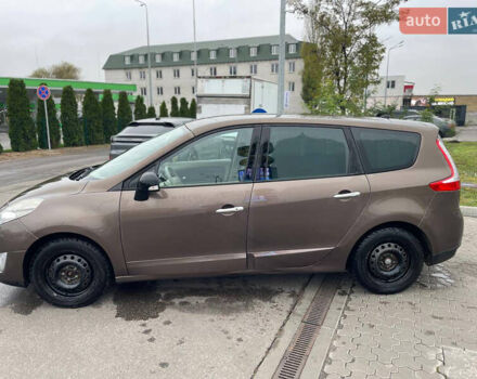 Коричневий Рено Гранд Сценік, об'ємом двигуна 1.6 л та пробігом 216 тис. км за 7000 $, фото 8 на Automoto.ua