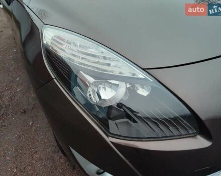 Коричневий Рено Гранд Сценік, об'ємом двигуна 1.5 л та пробігом 260 тис. км за 8450 $, фото 18 на Automoto.ua