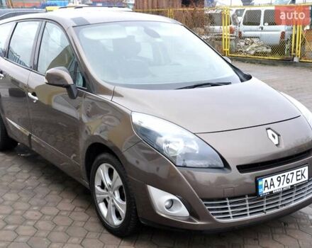 Коричневий Рено Гранд Сценік, об'ємом двигуна 2 л та пробігом 240 тис. км за 7400 $, фото 5 на Automoto.ua