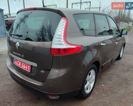 Коричневий Рено Гранд Сценік, об'ємом двигуна 1.5 л та пробігом 260 тис. км за 8450 $, фото 12 на Automoto.ua