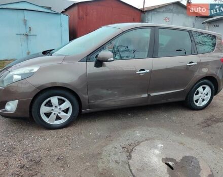 Коричневий Рено Гранд Сценік, об'ємом двигуна 1.5 л та пробігом 260 тис. км за 8450 $, фото 2 на Automoto.ua