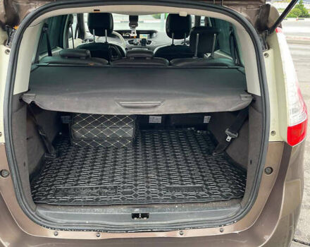 Коричневий Рено Гранд Сценік, об'ємом двигуна 1.6 л та пробігом 216 тис. км за 7000 $, фото 27 на Automoto.ua