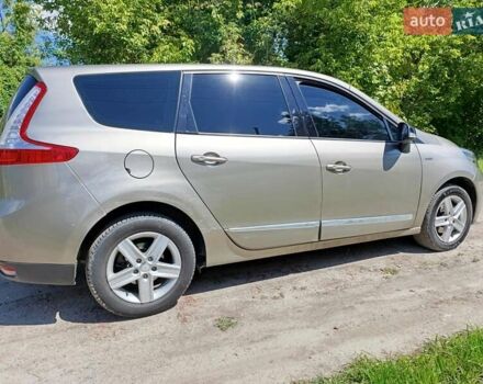 Коричневий Рено Гранд Сценік, об'ємом двигуна 1.46 л та пробігом 108 тис. км за 10500 $, фото 8 на Automoto.ua