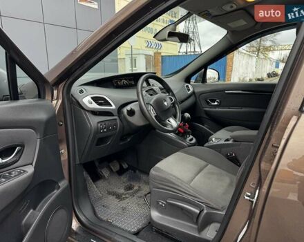 Коричневый Рено Гранд Сценик, объемом двигателя 1.6 л и пробегом 246 тыс. км за 9900 $, фото 10 на Automoto.ua