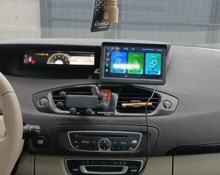 Коричневий Рено Гранд Сценік, об'ємом двигуна 1.6 л та пробігом 239 тис. км за 7600 $, фото 5 на Automoto.ua