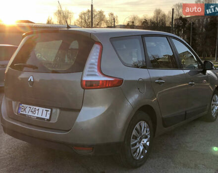 Коричневий Рено Гранд Сценік, об'ємом двигуна 1.5 л та пробігом 237 тис. км за 8399 $, фото 6 на Automoto.ua