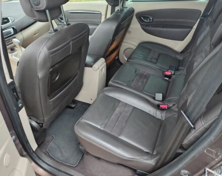 Коричневий Рено Гранд Сценік, об'ємом двигуна 2 л та пробігом 202 тис. км за 8250 $, фото 8 на Automoto.ua