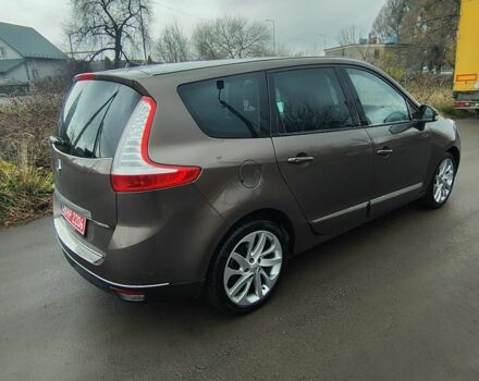 Коричневий Рено Гранд Сценік, об'ємом двигуна 2 л та пробігом 202 тис. км за 8250 $, фото 5 на Automoto.ua