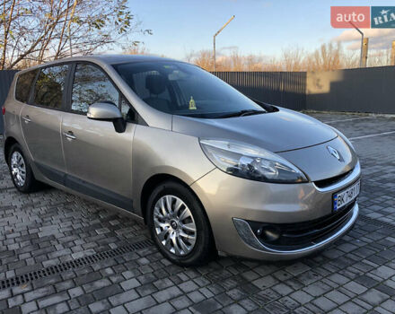 Коричневий Рено Гранд Сценік, об'ємом двигуна 1.5 л та пробігом 237 тис. км за 8399 $, фото 18 на Automoto.ua