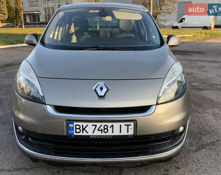 Коричневий Рено Гранд Сценік, об'ємом двигуна 1.5 л та пробігом 237 тис. км за 8399 $, фото 1 на Automoto.ua