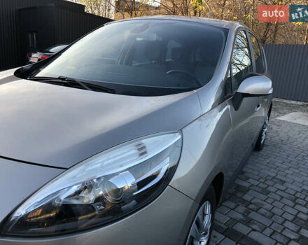 Коричневий Рено Гранд Сценік, об'ємом двигуна 1.5 л та пробігом 237 тис. км за 8399 $, фото 22 на Automoto.ua