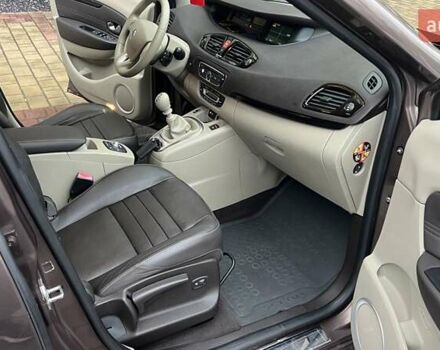 Коричневый Рено Гранд Сценик, объемом двигателя 1.6 л и пробегом 260 тыс. км за 8000 $, фото 15 на Automoto.ua