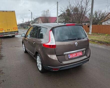 Коричневий Рено Гранд Сценік, об'ємом двигуна 2 л та пробігом 202 тис. км за 8250 $, фото 3 на Automoto.ua