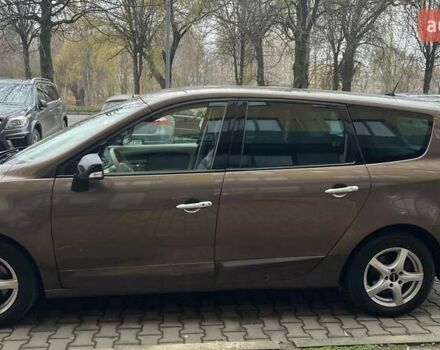 Коричневый Рено Гранд Сценик, объемом двигателя 1.6 л и пробегом 260 тыс. км за 8000 $, фото 1 на Automoto.ua