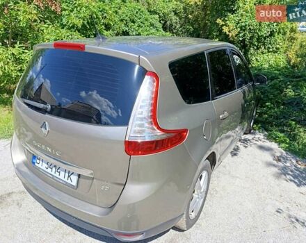 Коричневий Рено Гранд Сценік, об'ємом двигуна 1.46 л та пробігом 108 тис. км за 10500 $, фото 15 на Automoto.ua