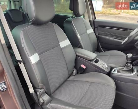 Коричневий Рено Гранд Сценік, об'ємом двигуна 1.6 л та пробігом 152 тис. км за 10800 $, фото 20 на Automoto.ua