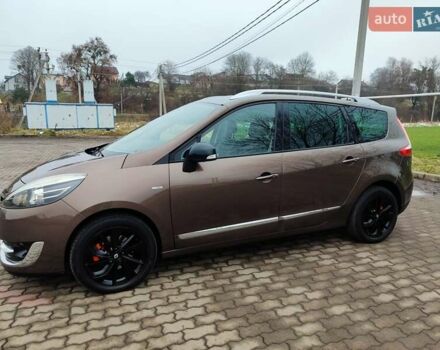 Коричневий Рено Гранд Сценік, об'ємом двигуна 1.6 л та пробігом 152 тис. км за 10800 $, фото 2 на Automoto.ua