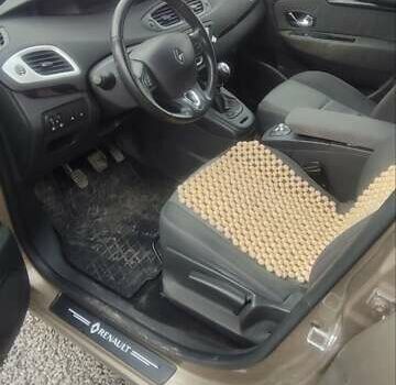 Коричневый Рено Гранд Сценик, объемом двигателя 1.5 л и пробегом 350 тыс. км за 8700 $, фото 2 на Automoto.ua