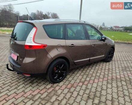 Коричневий Рено Гранд Сценік, об'ємом двигуна 1.6 л та пробігом 152 тис. км за 10800 $, фото 10 на Automoto.ua