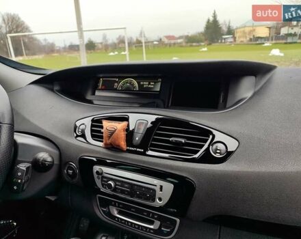 Коричневий Рено Гранд Сценік, об'ємом двигуна 1.6 л та пробігом 152 тис. км за 10800 $, фото 28 на Automoto.ua