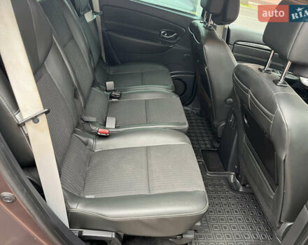 Коричневый Рено Гранд Сценик, объемом двигателя 2 л и пробегом 254 тыс. км за 9400 $, фото 45 на Automoto.ua