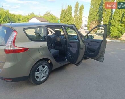 Коричневий Рено Гранд Сценік, об'ємом двигуна 1.5 л та пробігом 226 тис. км за 9300 $, фото 10 на Automoto.ua