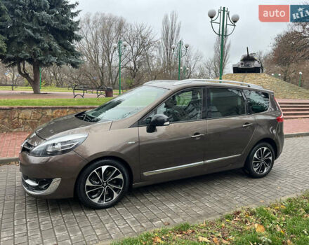 Коричневый Рено Гранд Сценик, объемом двигателя 2 л и пробегом 254 тыс. км за 9400 $, фото 12 на Automoto.ua