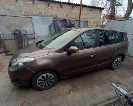 Коричневий Рено Гранд Сценік, об'ємом двигуна 1.9 л та пробігом 220 тис. км за 6200 $, фото 3 на Automoto.ua