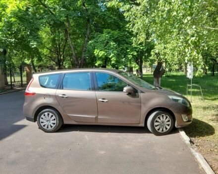 Коричневый Рено Гранд Сценик, объемом двигателя 1.6 л и пробегом 206 тыс. км за 7900 $, фото 18 на Automoto.ua