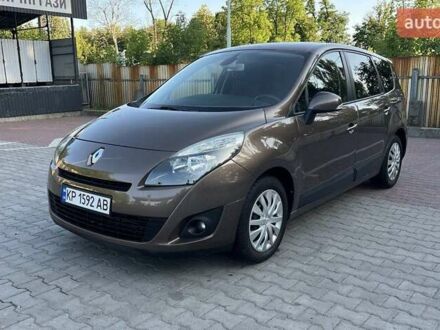 Коричневий Рено Гранд Сценік, об'ємом двигуна 1.5 л та пробігом 250 тис. км за 7500 $, фото 1 на Automoto.ua